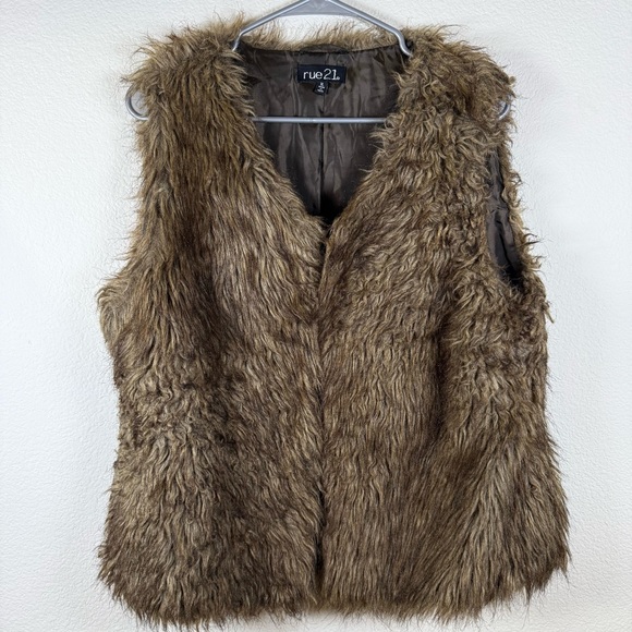 Rue21 Jackets & Blazers - Rue21 Women's Brown Faux Fur Vest Pennylane gothic XL